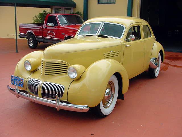 Hupmobile Model R 1939 #1