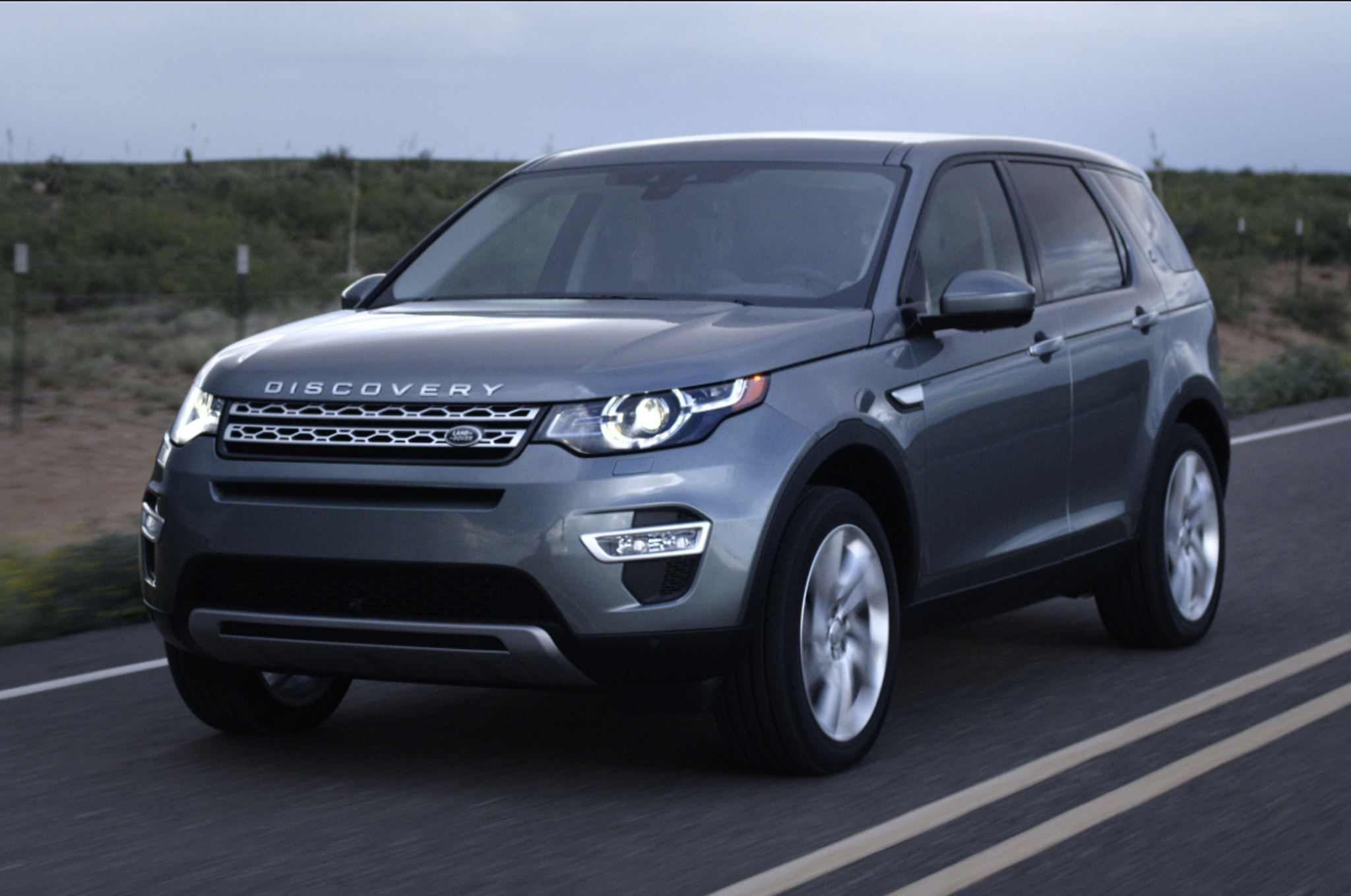 Land Rover Discovery Sport #3