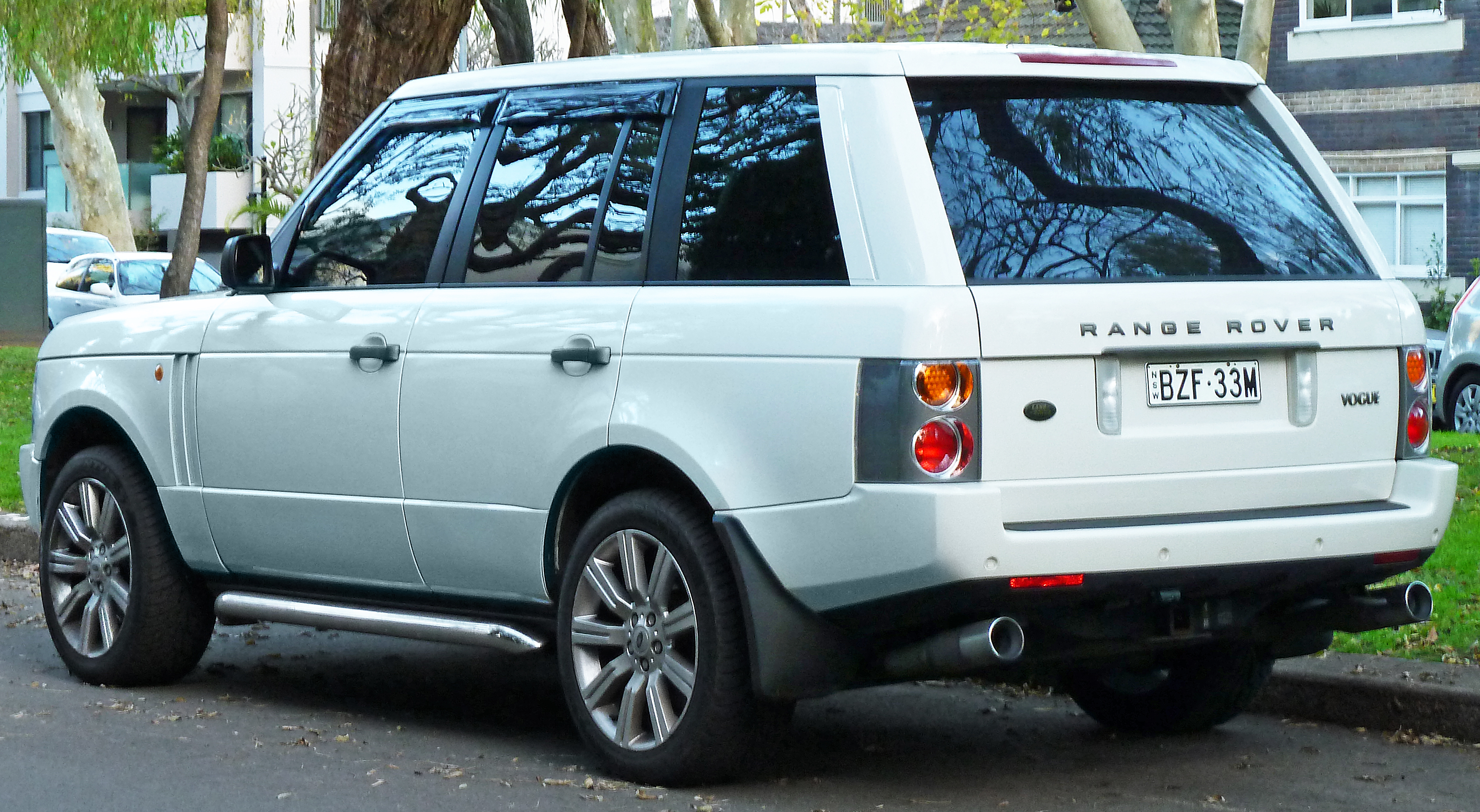 2003 Land Rover Range Rover Information and photos