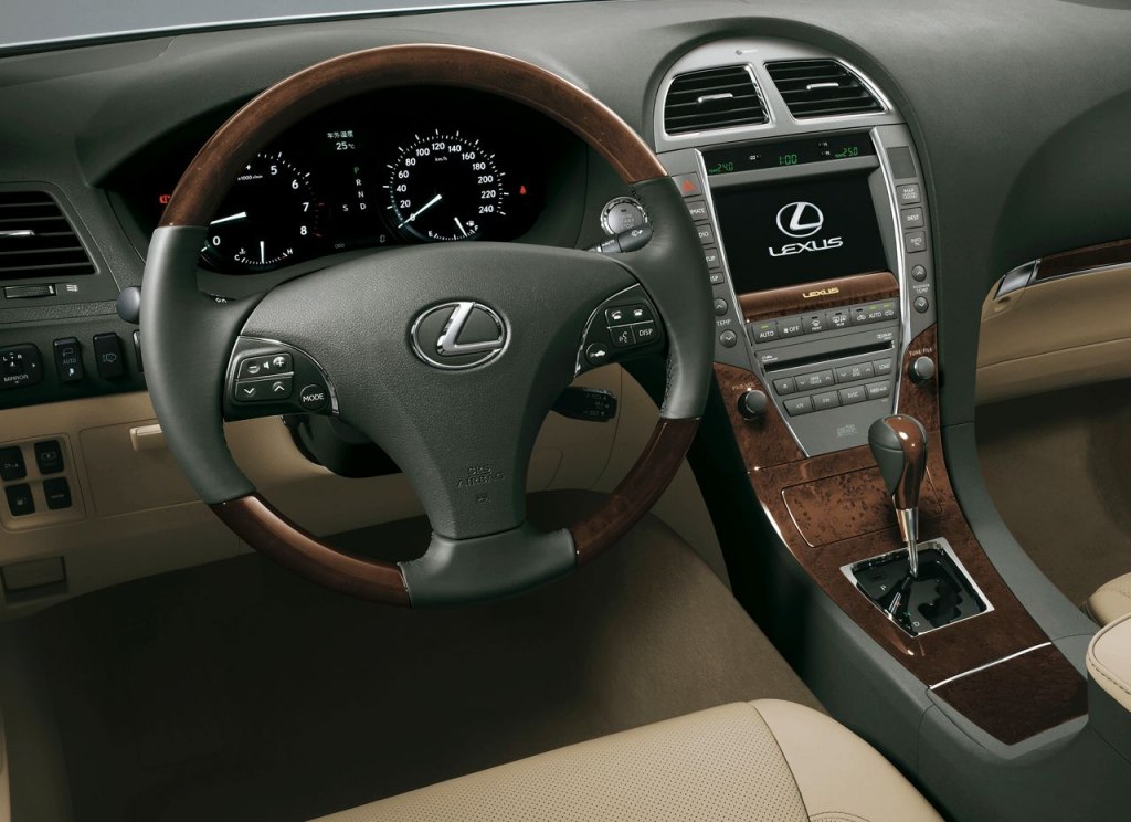 Lexus ES 350 2010 #2