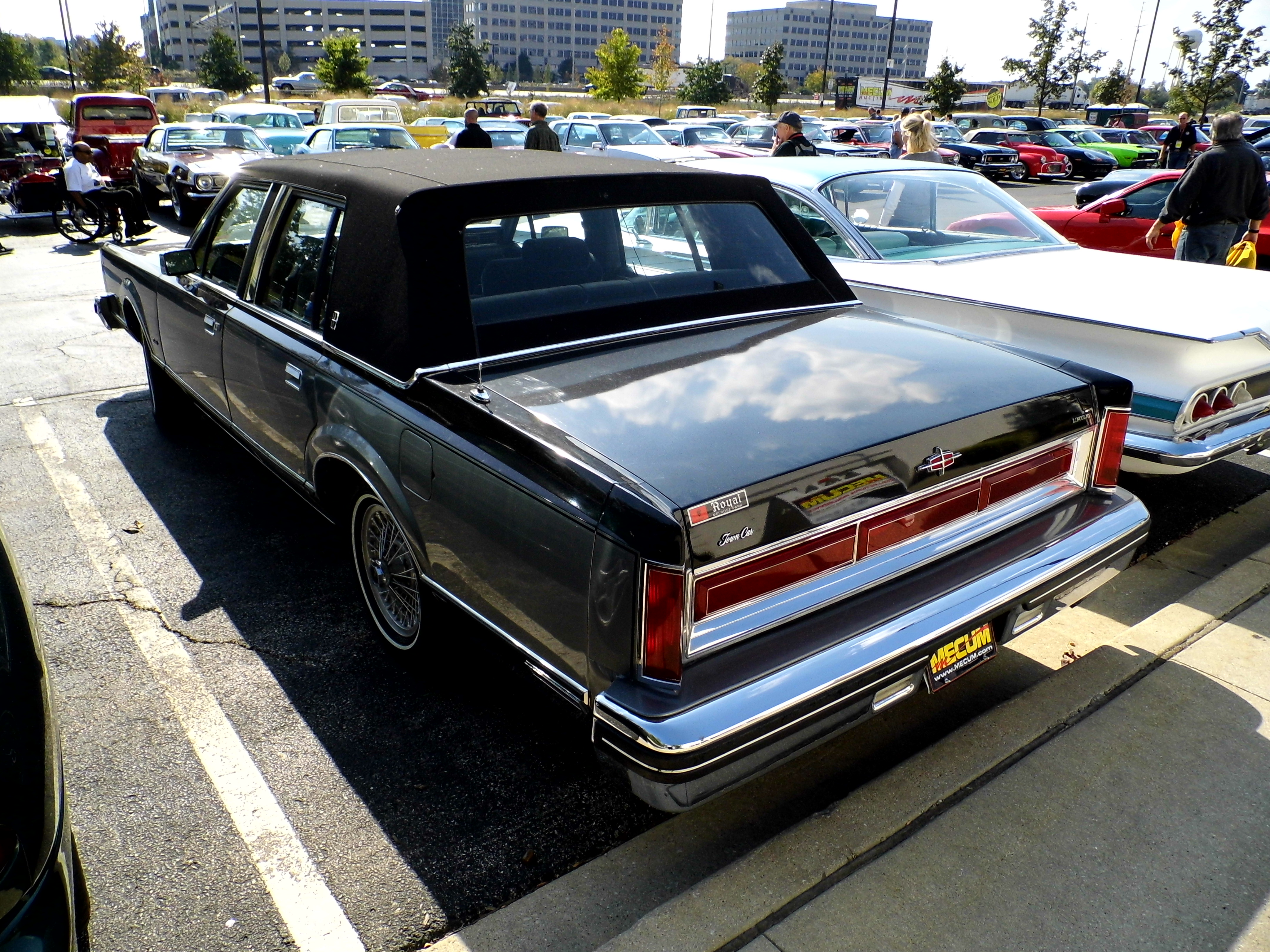 Lincoln Town Car 1984 #10