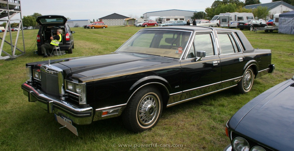 Lincoln Town Car 1984 #8