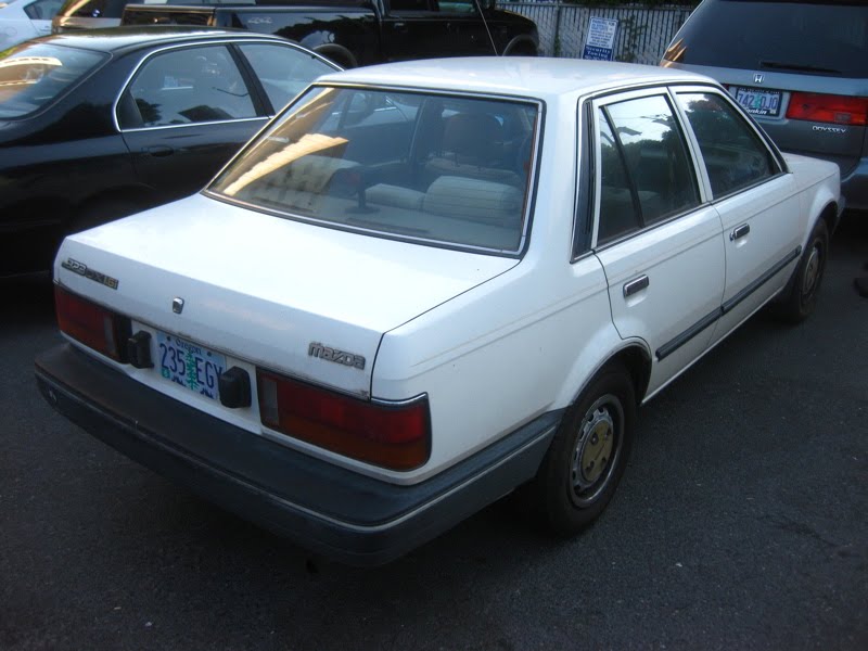 Mazda 323 1986 #9
