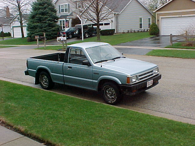Mazda B2000 1985 #5