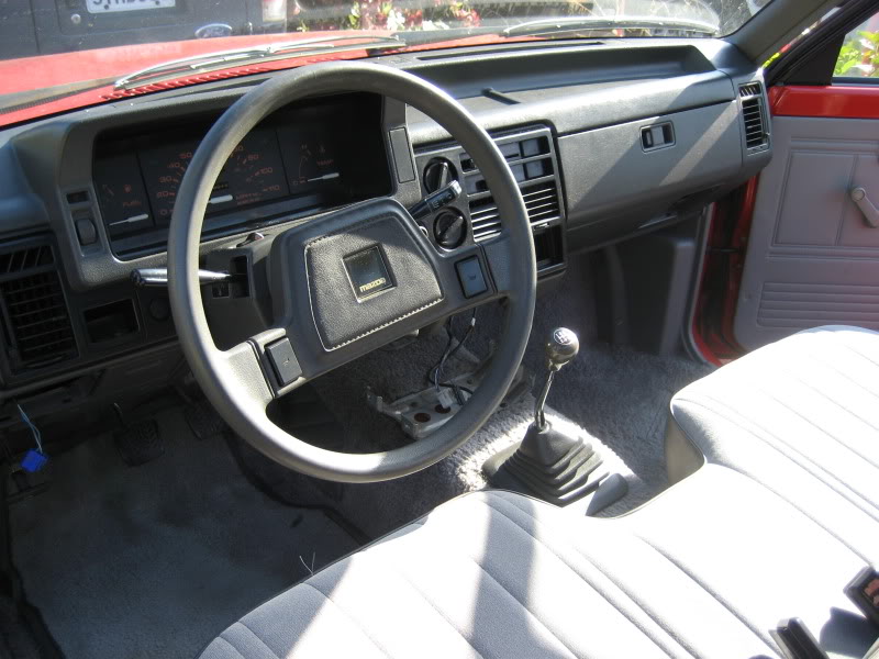Mazda B2000 1986 #10