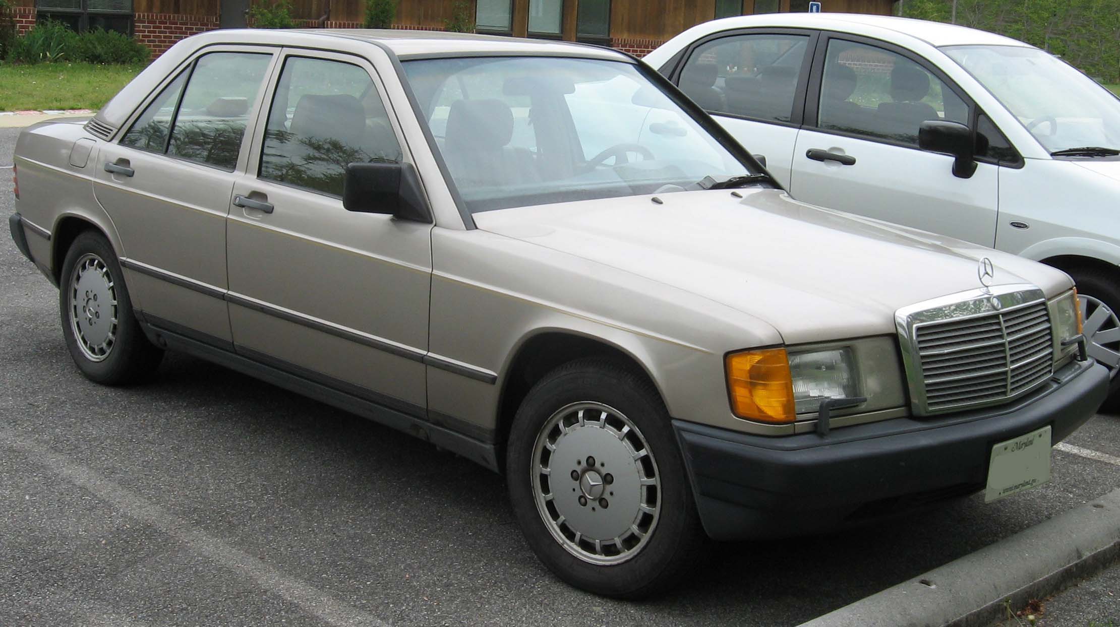 Mercedes-Benz 190 1985 #4