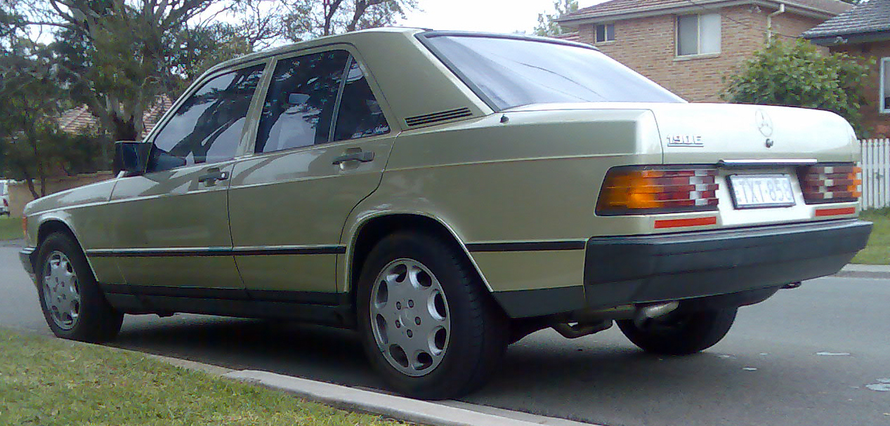 Mercedes-Benz 190 1985 #8