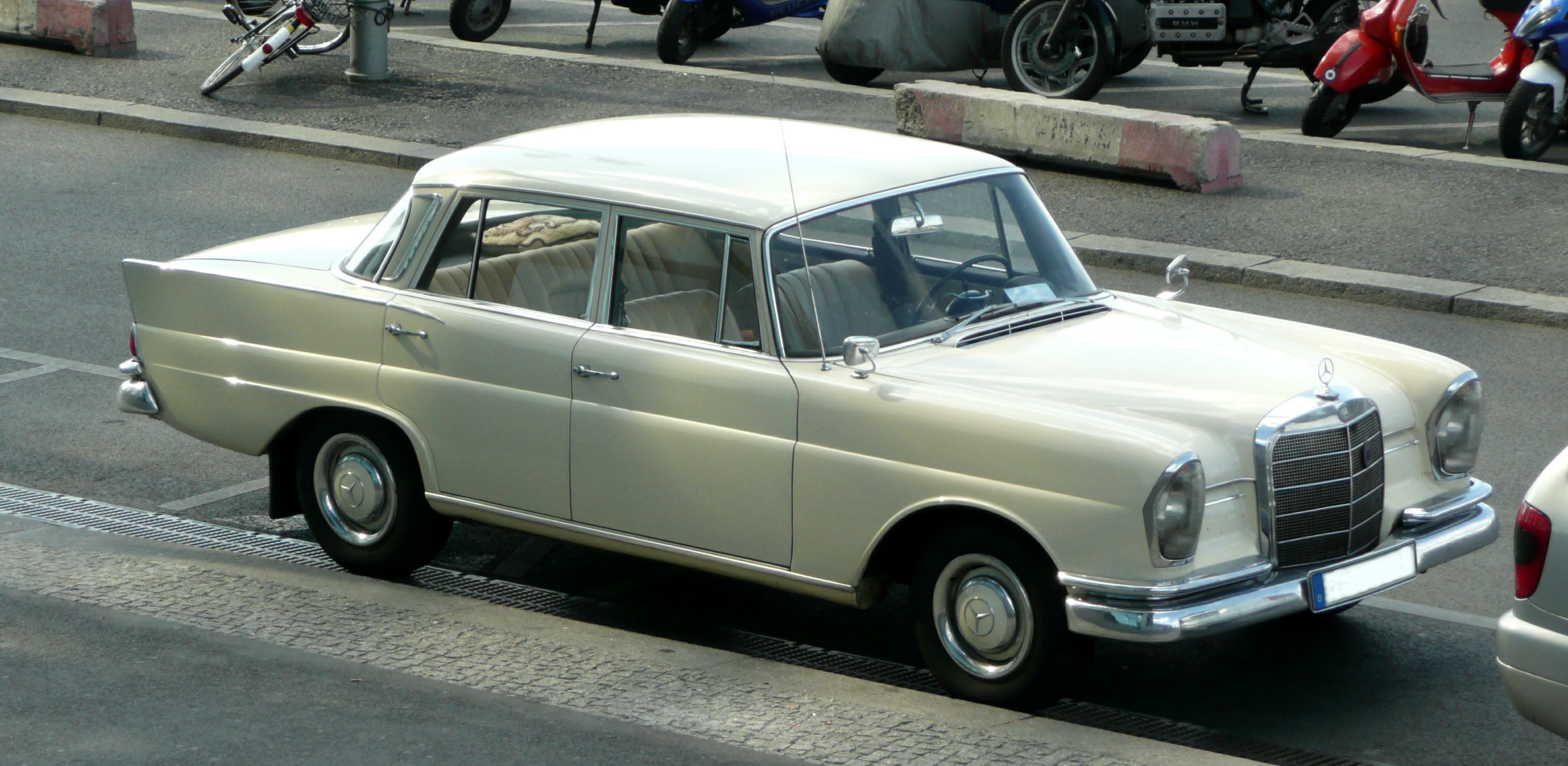 Mercedes-Benz 220 1962 #14