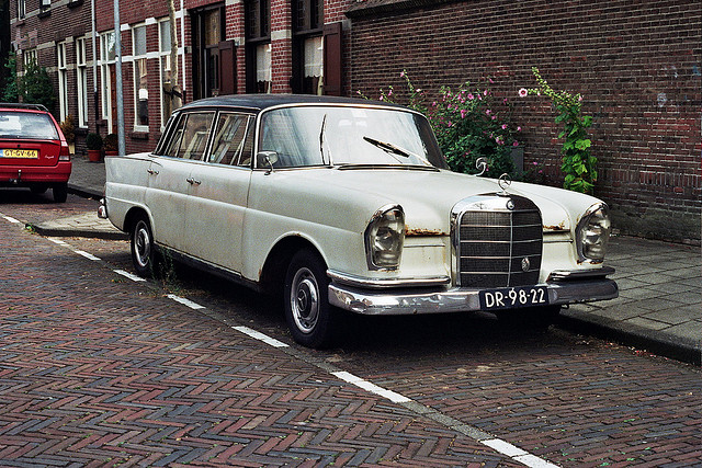 Mercedes-Benz 220S 1961 #9