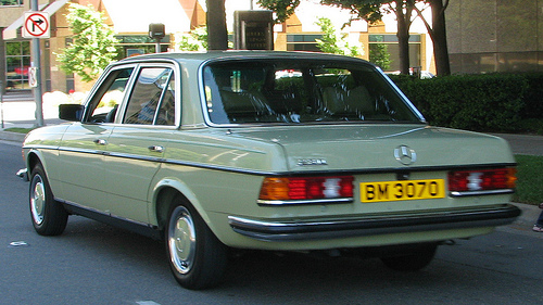 Mercedes-Benz 230 1977 #11