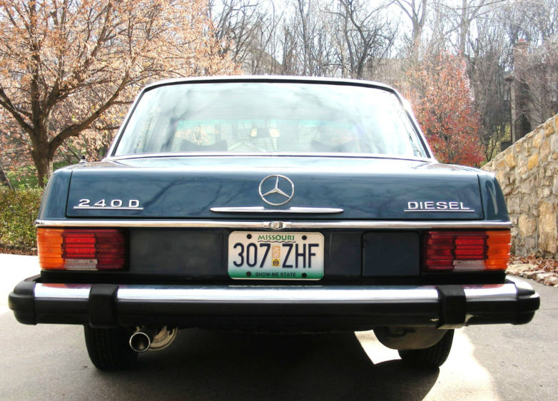 Mercedes-Benz 240 1975 #8