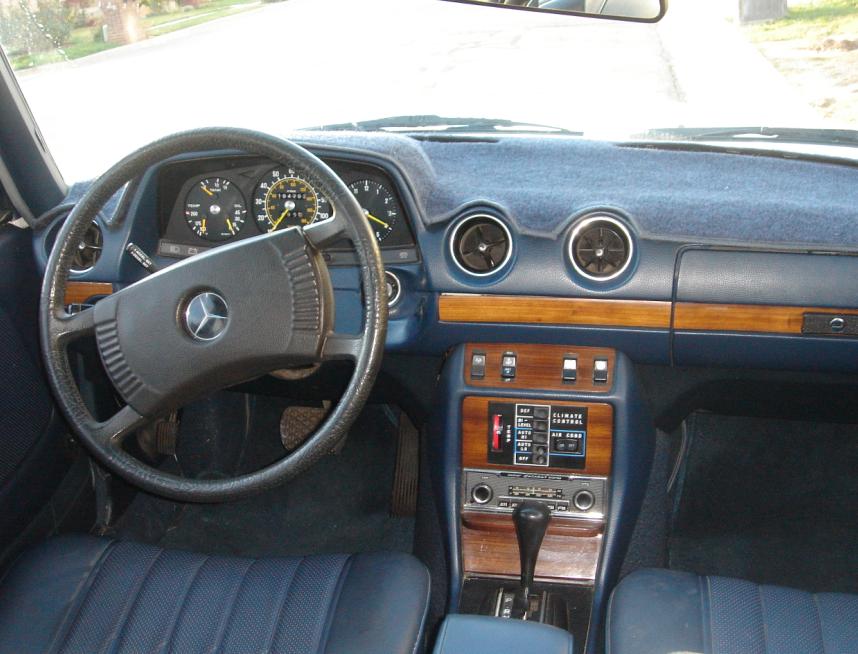 Mercedes-Benz 240D #11