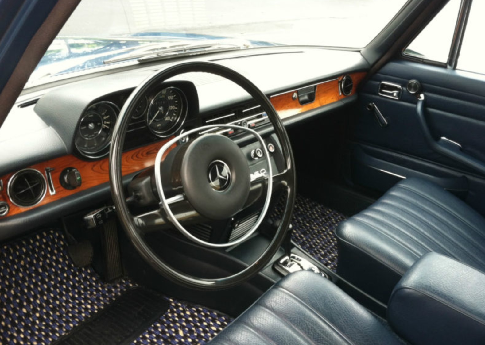 Mercedes-Benz 250 1971 #14
