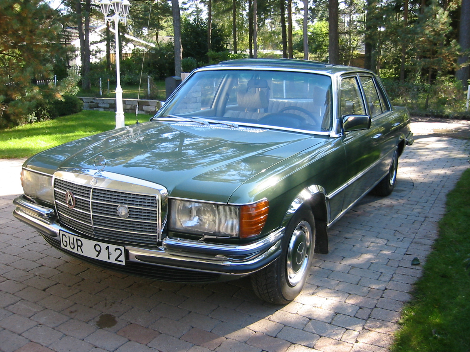 Mercedes-Benz 280 1975 #1