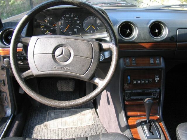 Mercedes-Benz 280E #10