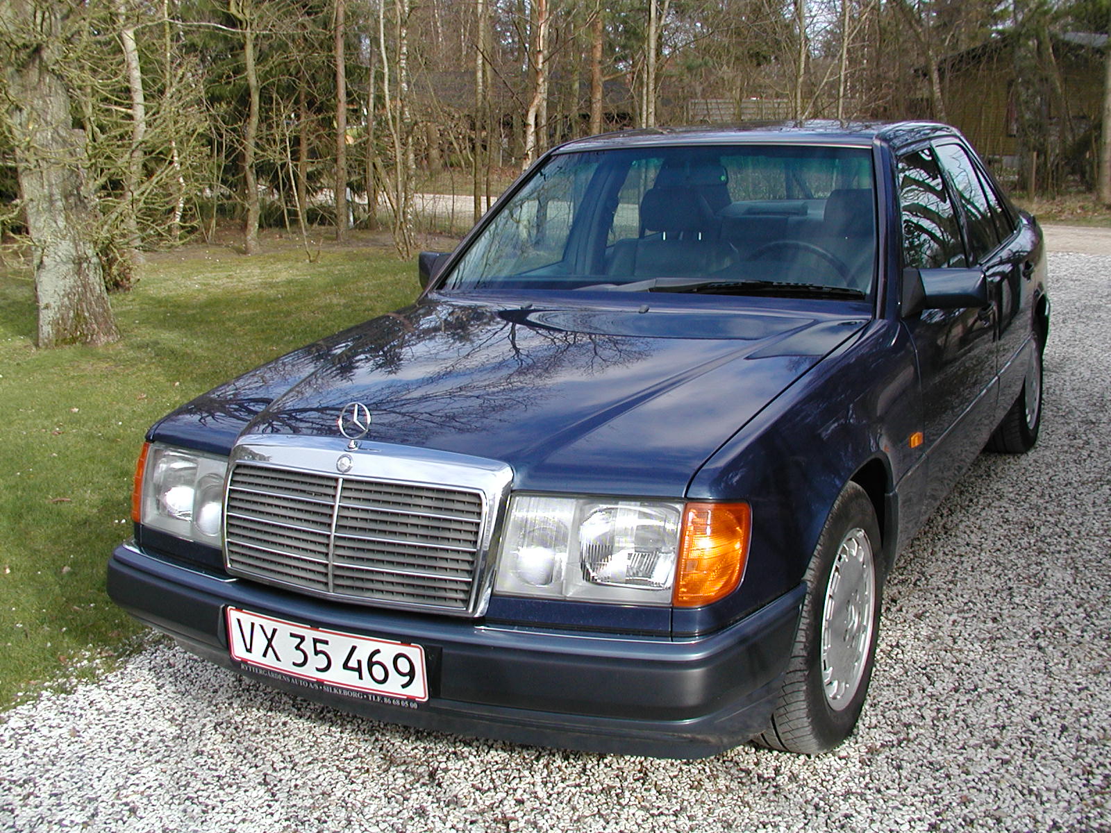 Mercedes-Benz 300-Class 1990 #3