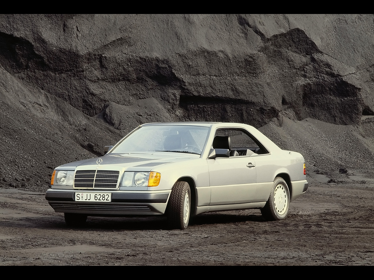 Mercedes-Benz E-Class 1986 #14