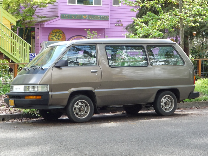 Mitsubishi Minivan 1987 #15