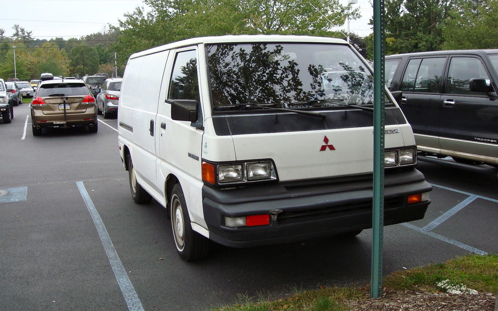 Mitsubishi Minivan 1988 #14