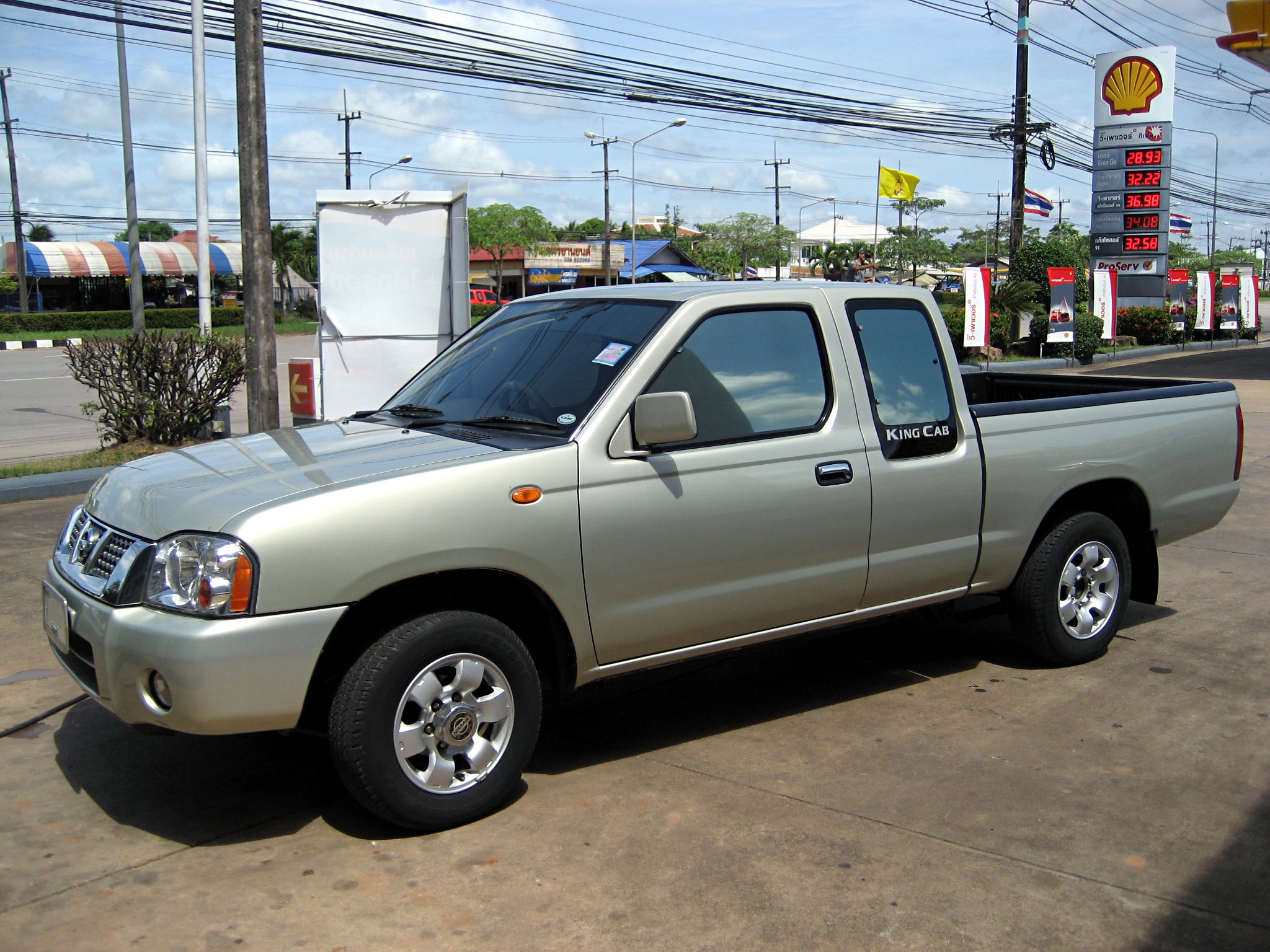 Nissan Frontier 2003 #4