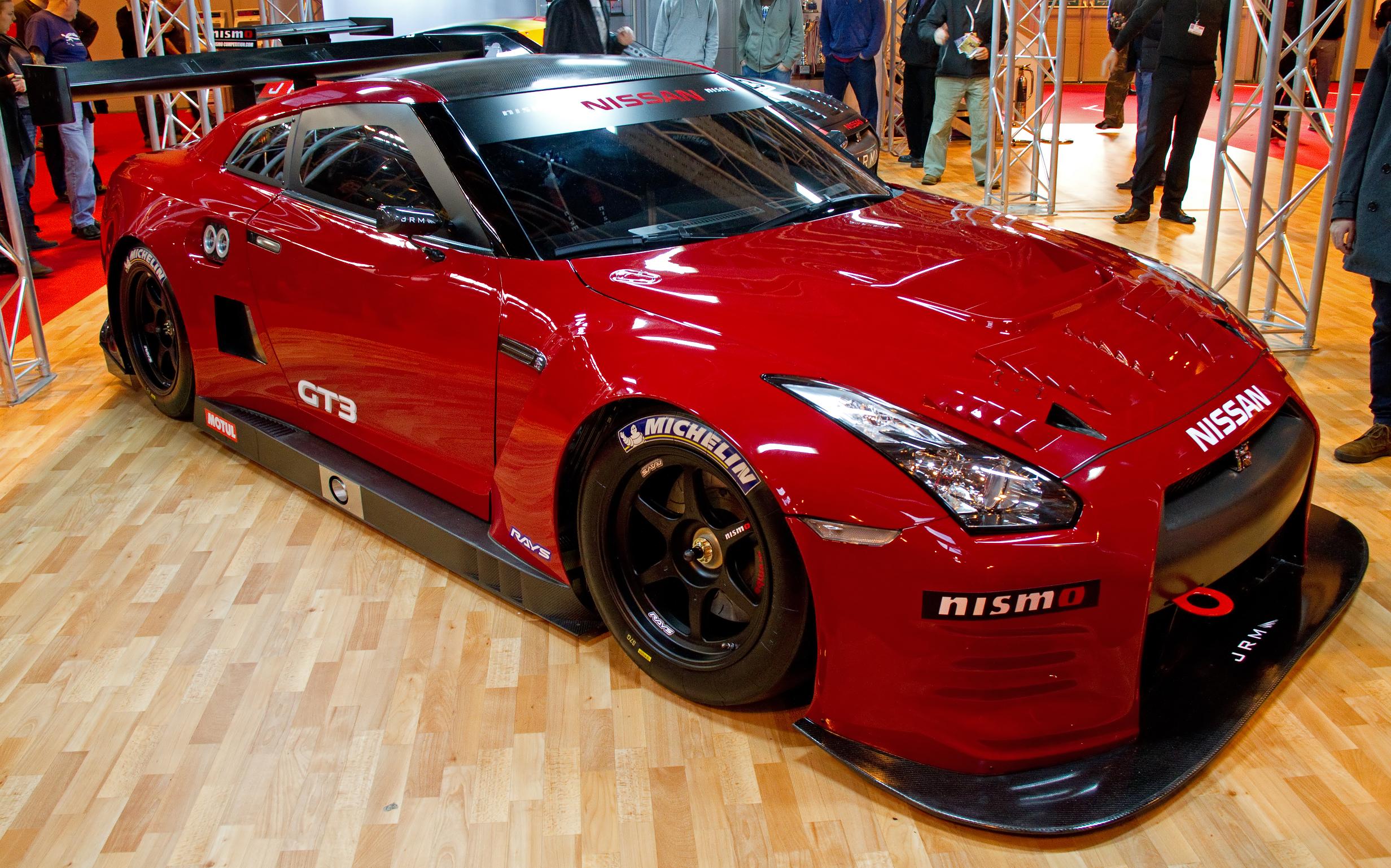 Nissan GT-R #8