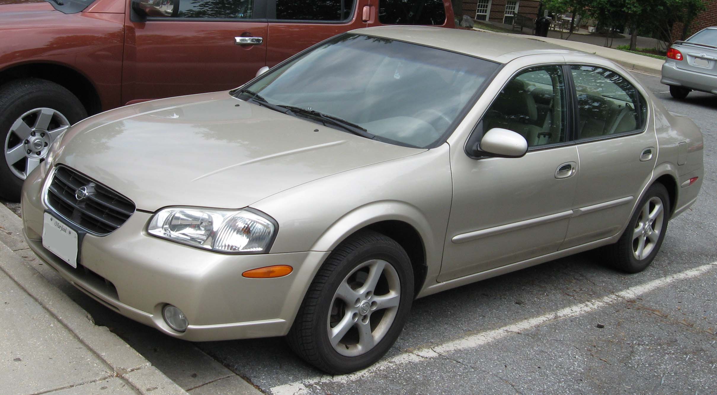 Nissan Maxima 2000 #8