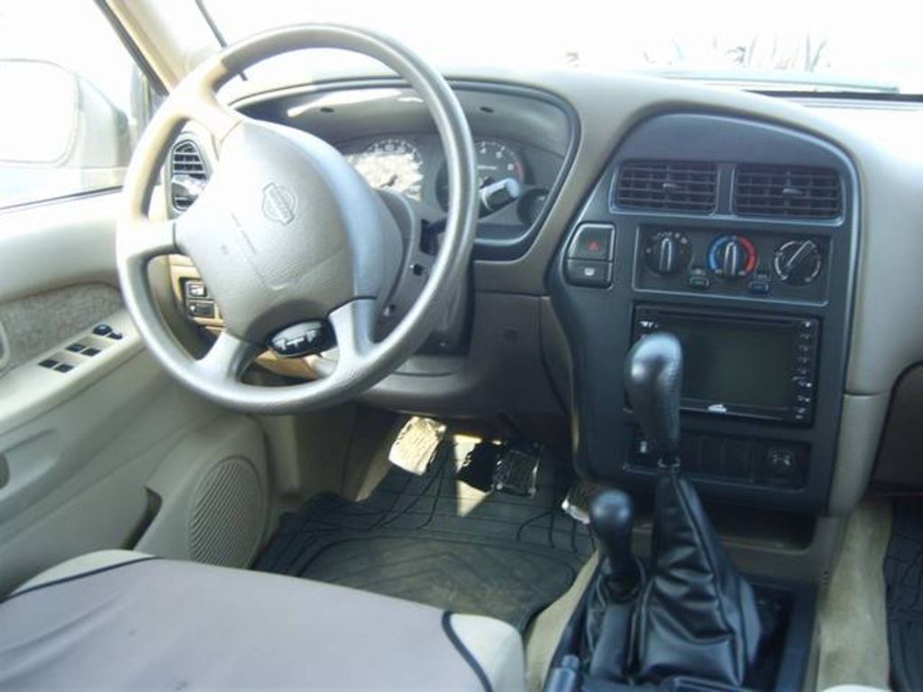 Nissan Pathfinder 1998 #2