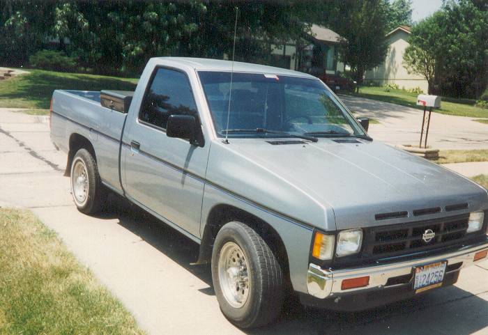 Nissan Truck 1992 #2