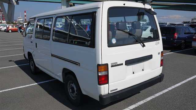 Nissan Van 1990 #13
