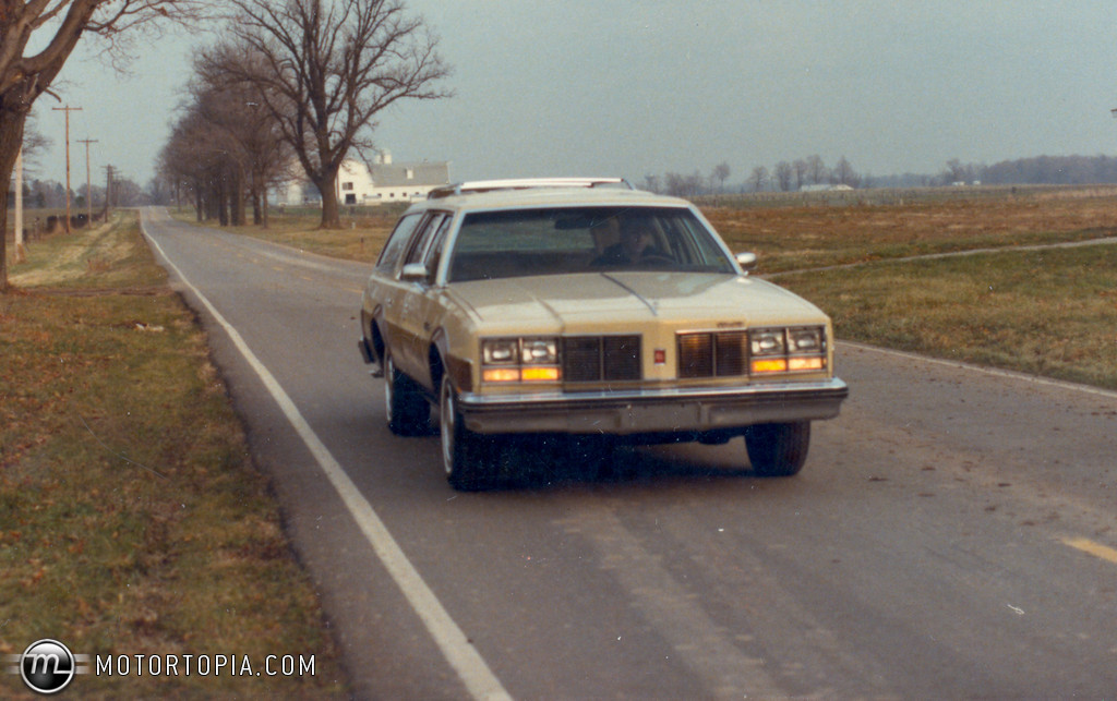 Oldsmobile Cruiser 1977 #6