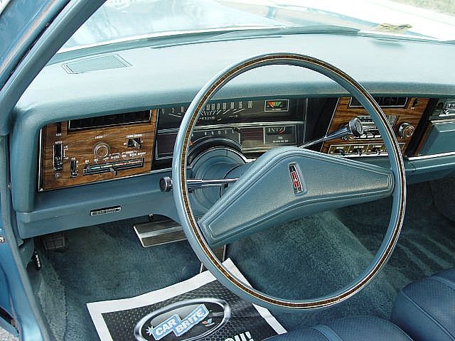 Oldsmobile Custom Cruiser 1975 #11