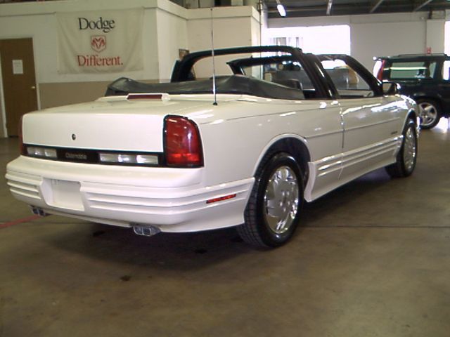Oldsmobile Cutlass Supreme 1992 #3