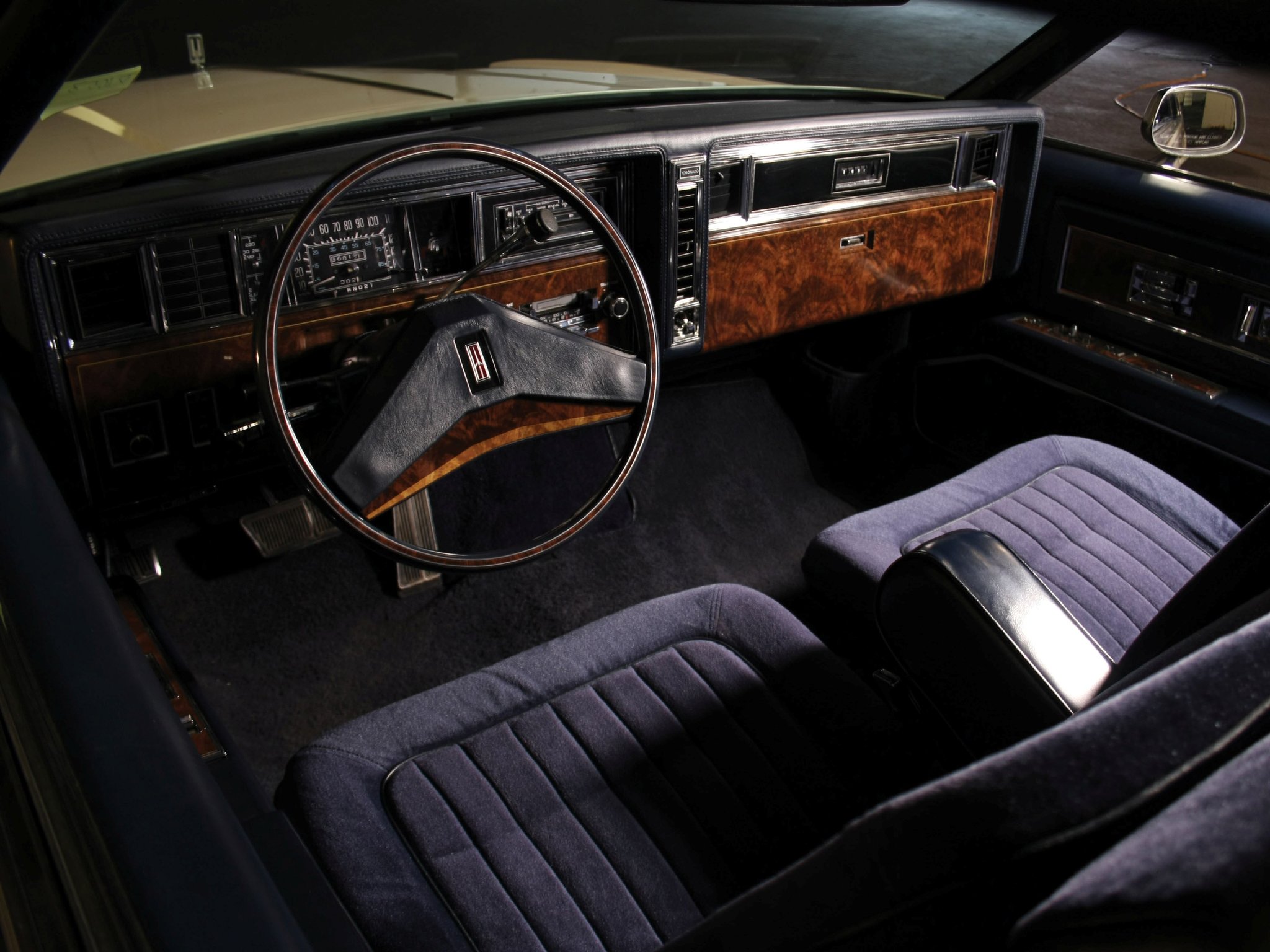 Oldsmobile Toronado 1981 #8