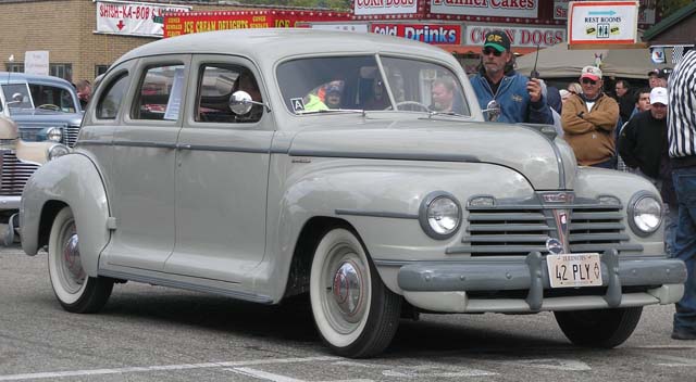 Plymouth DeLuxe 1942 #1