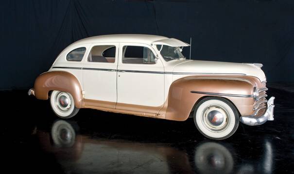 Plymouth DeLuxe 1947 #1