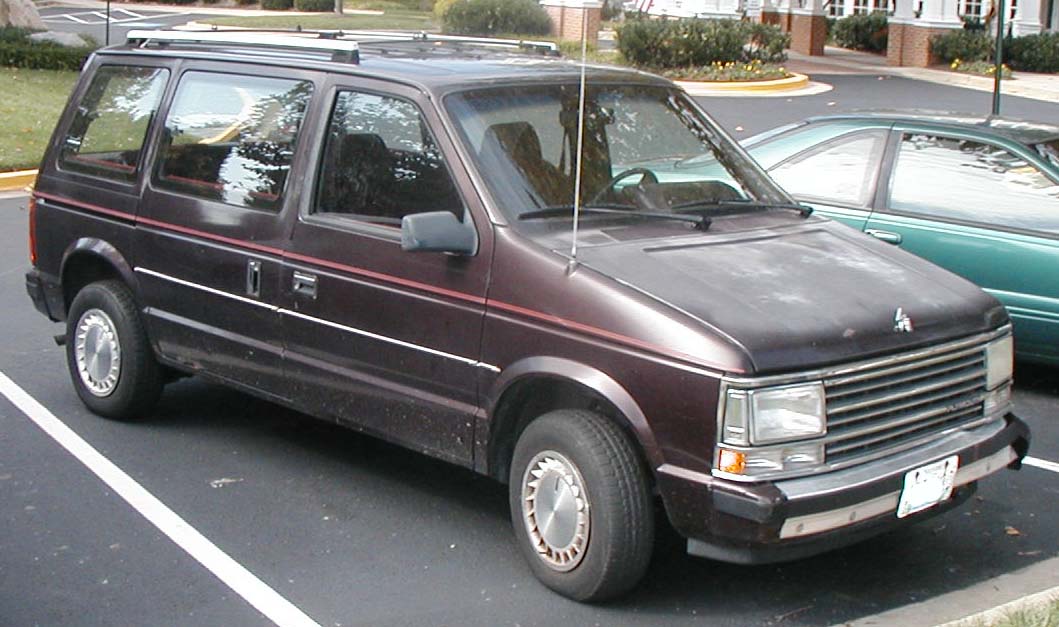 Plymouth Voyager 1981 #7