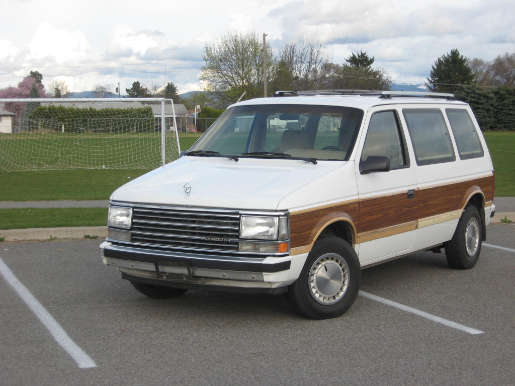 Plymouth Voyager 1988 #7