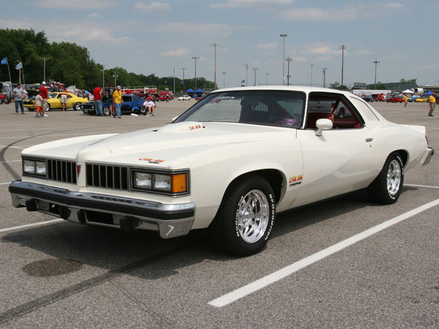 Pontiac LeMans 1977 #2