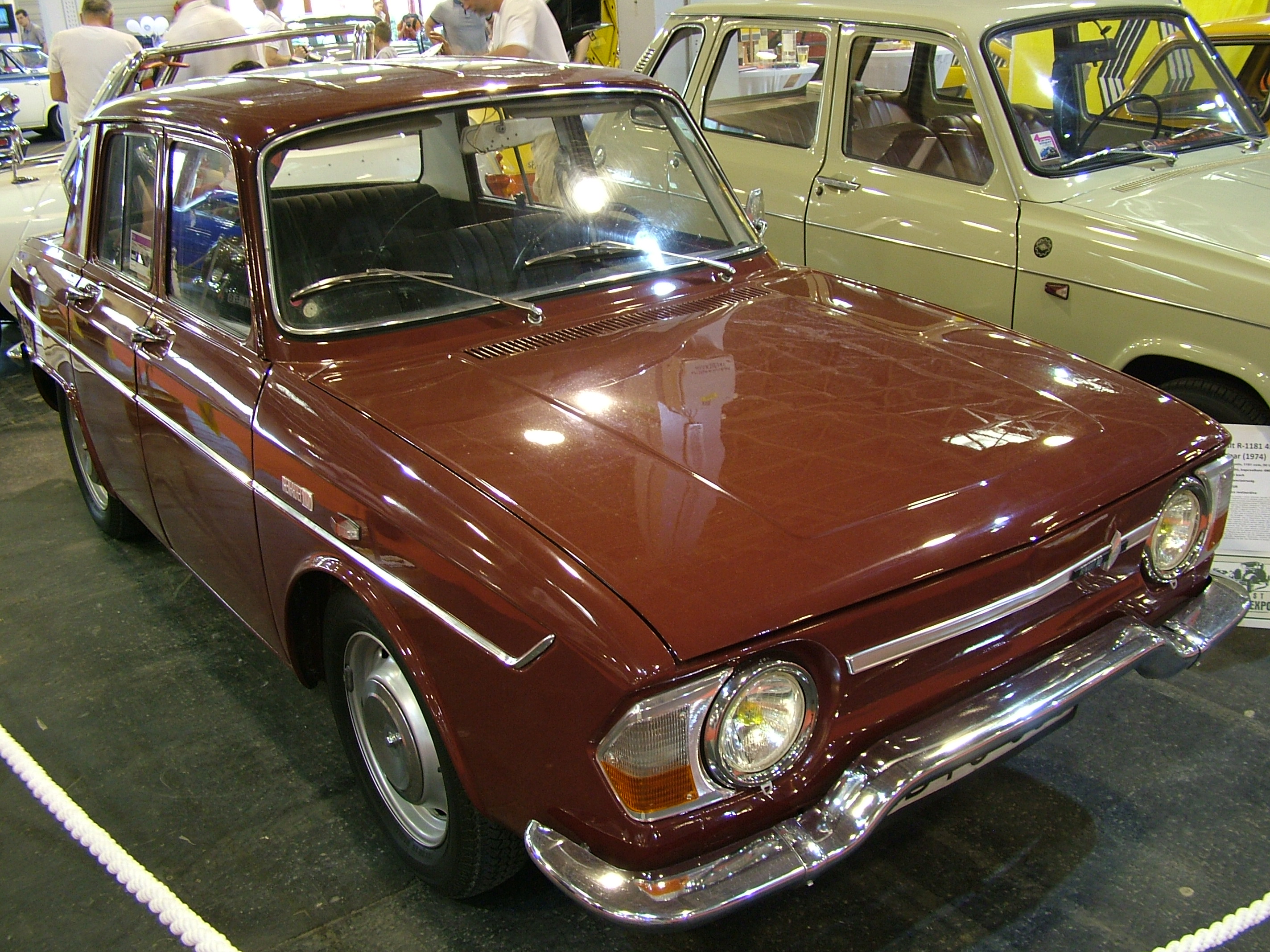 Renault R-10 #15