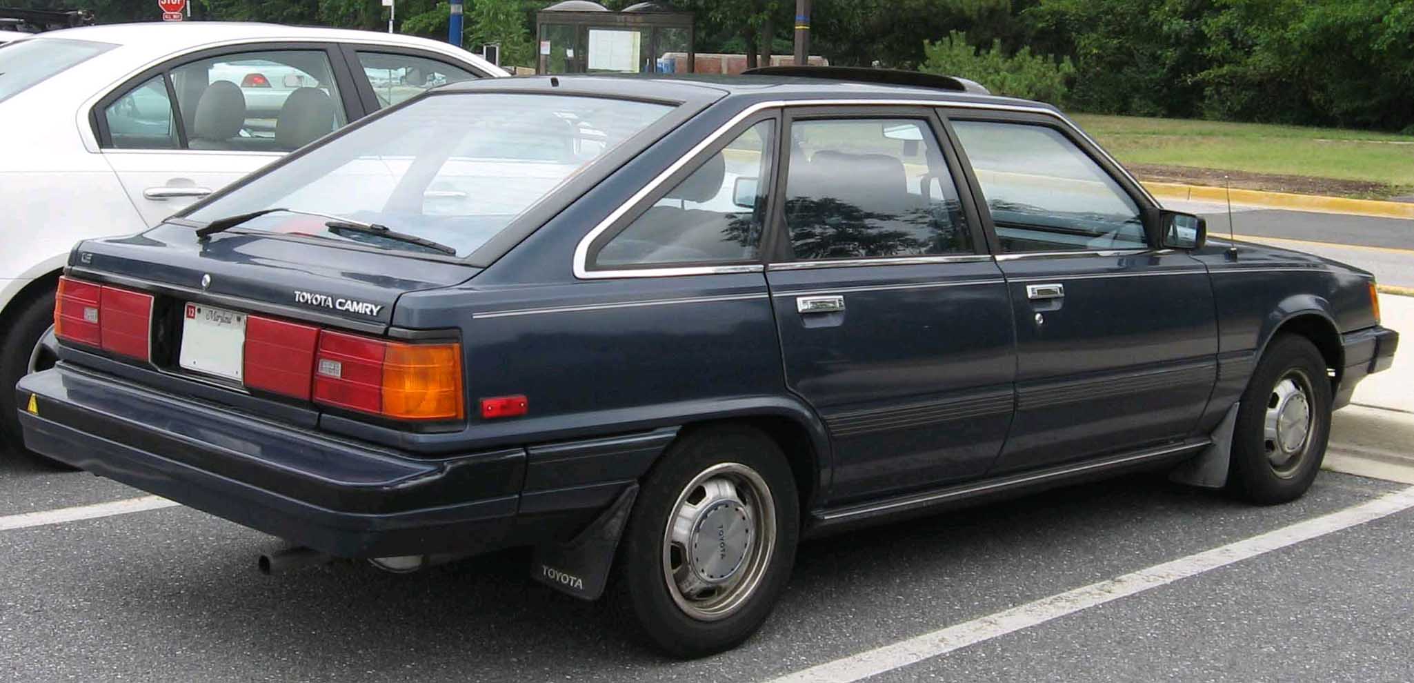 Toyota Camry 1984 #7