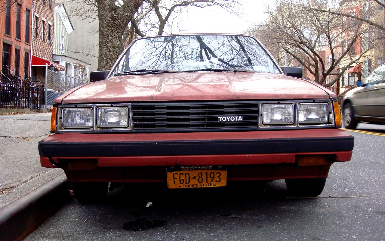 Toyota Camry 1984 #9
