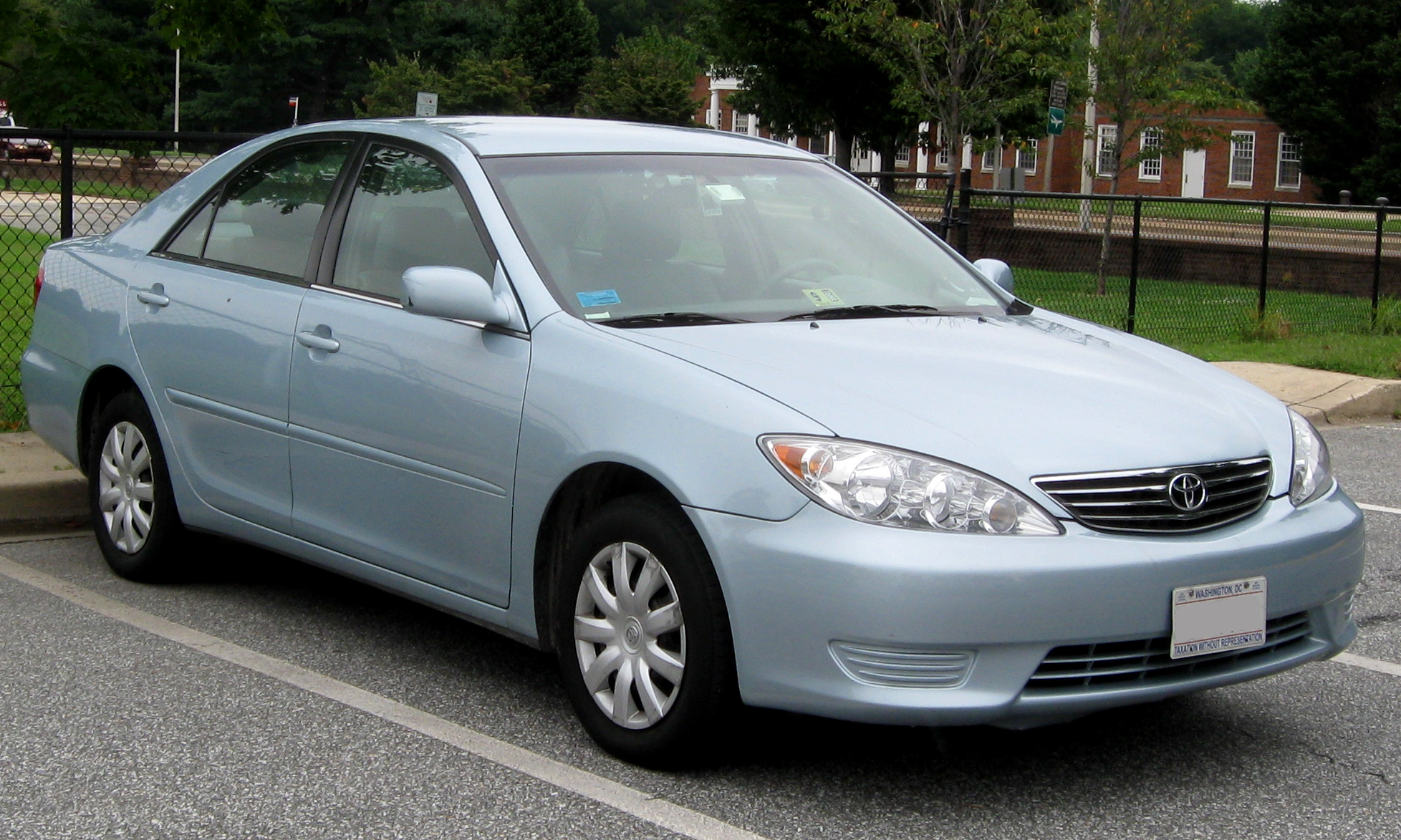 2005 Toyota Camry Information and photos MOMENTcar