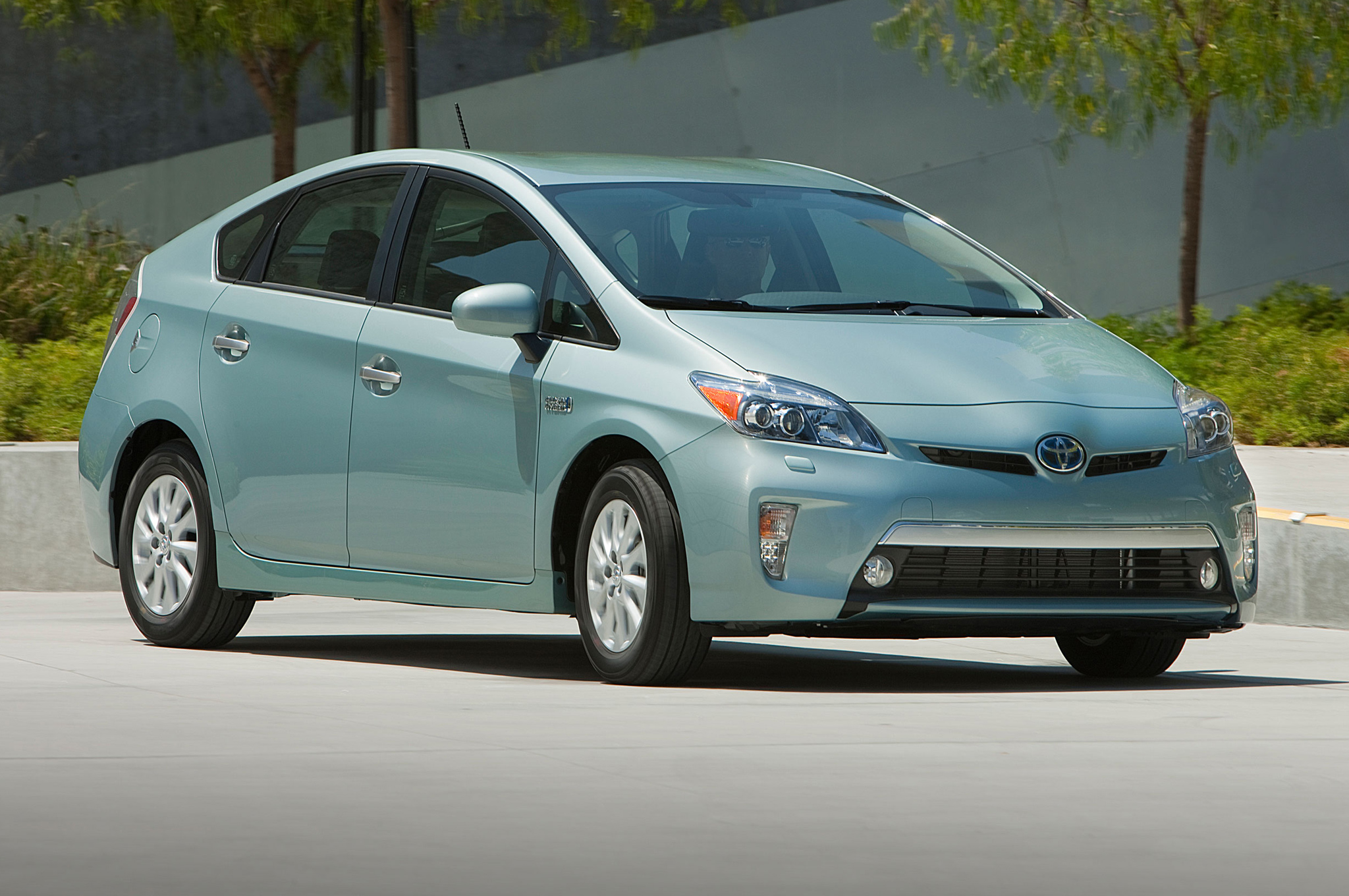 Toyota Prius Plug-in 2014 #10