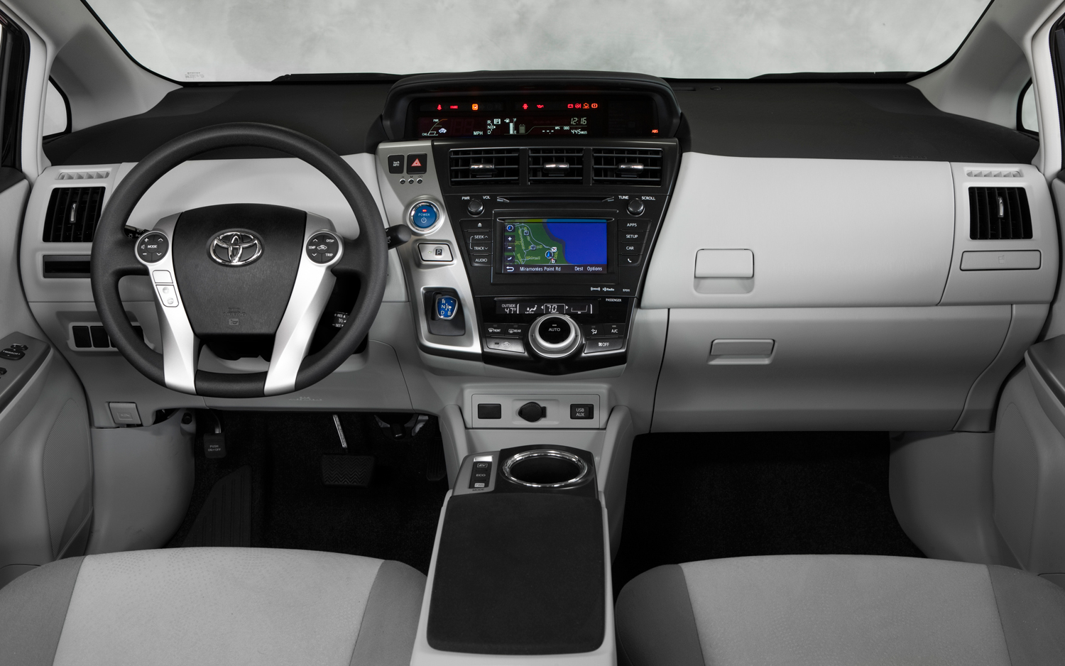 Toyota Prius v #15