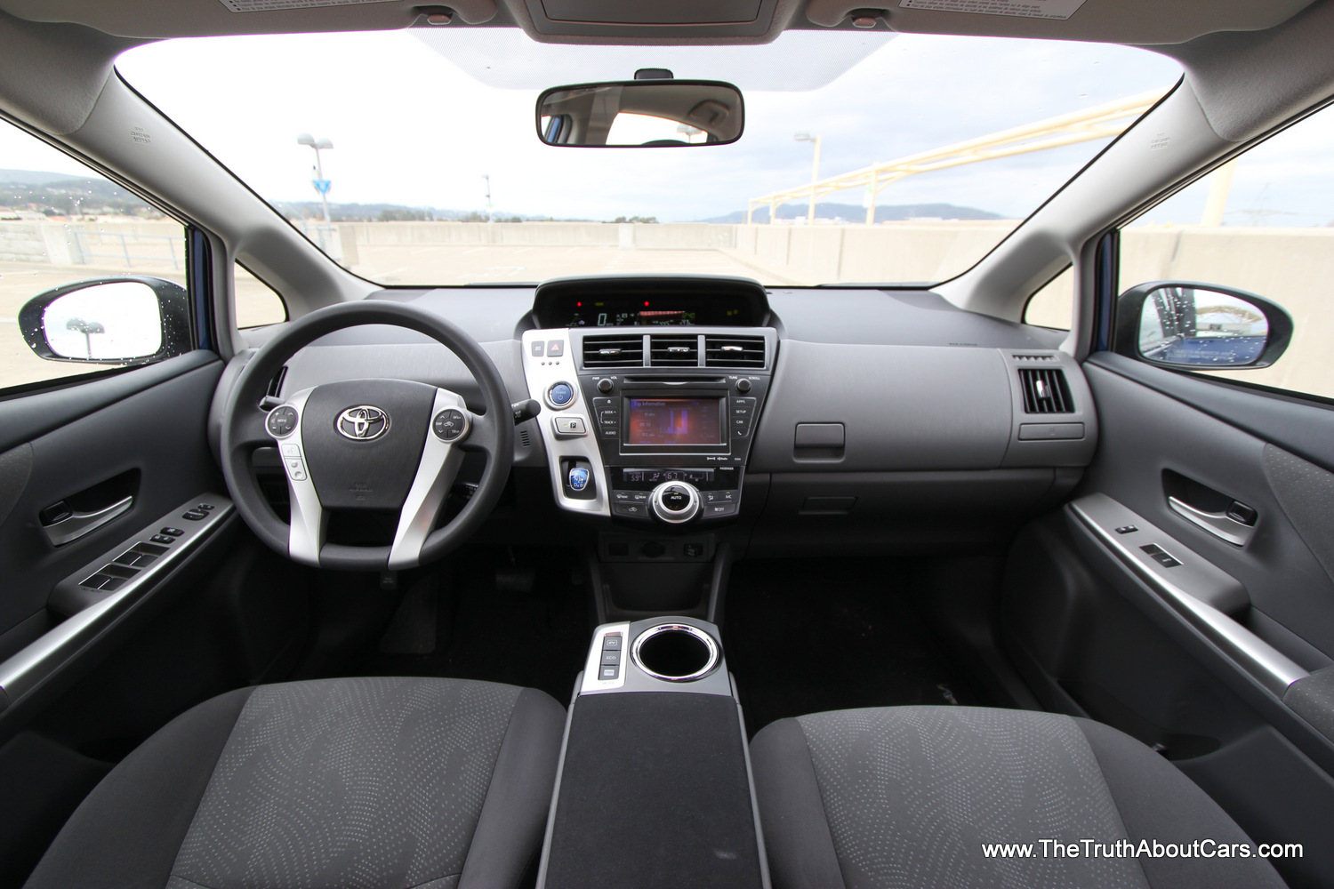Toyota Prius v 2012 #15