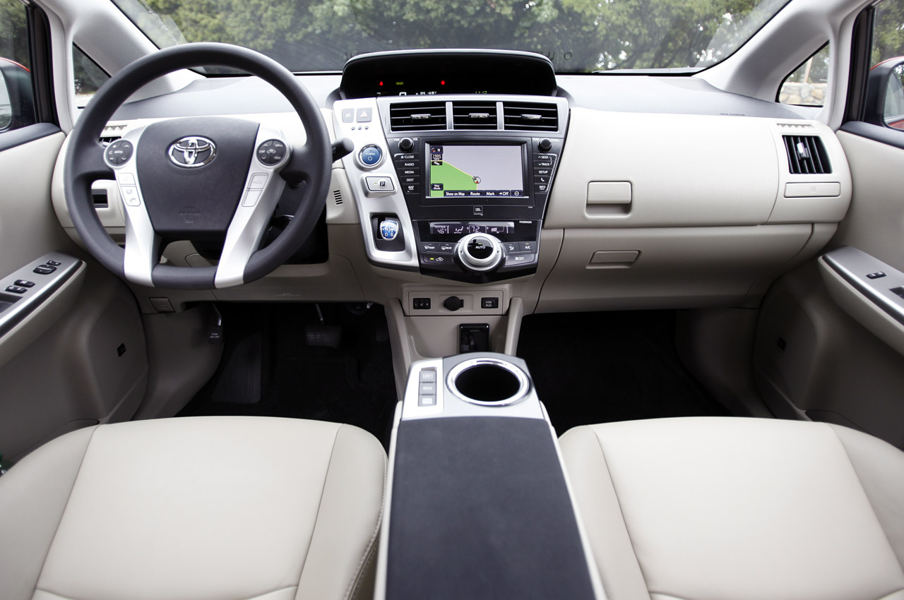 Toyota Prius v 2012 #3