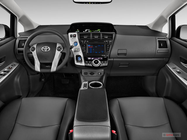 Toyota Prius v 2014 #8