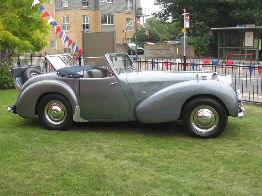 Triumph 1800 1947 #11