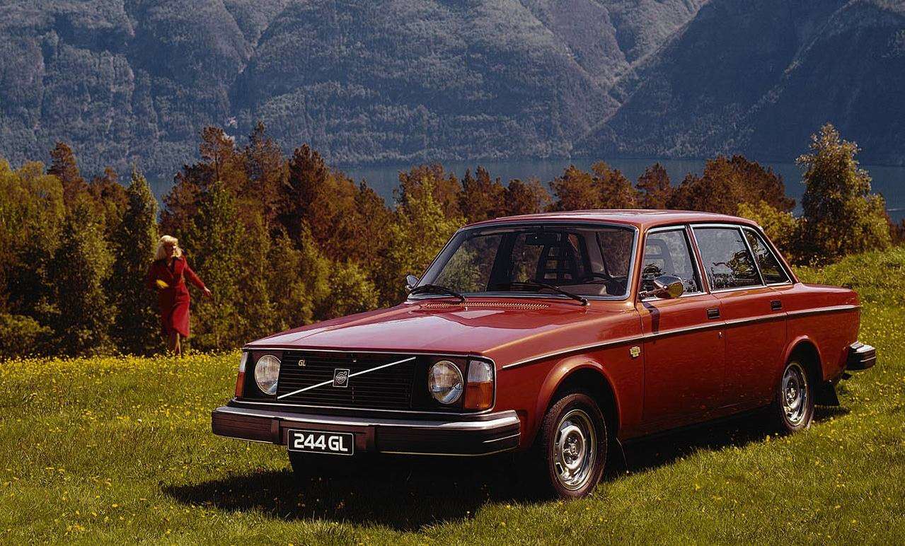 Volvo 240 1976 #2