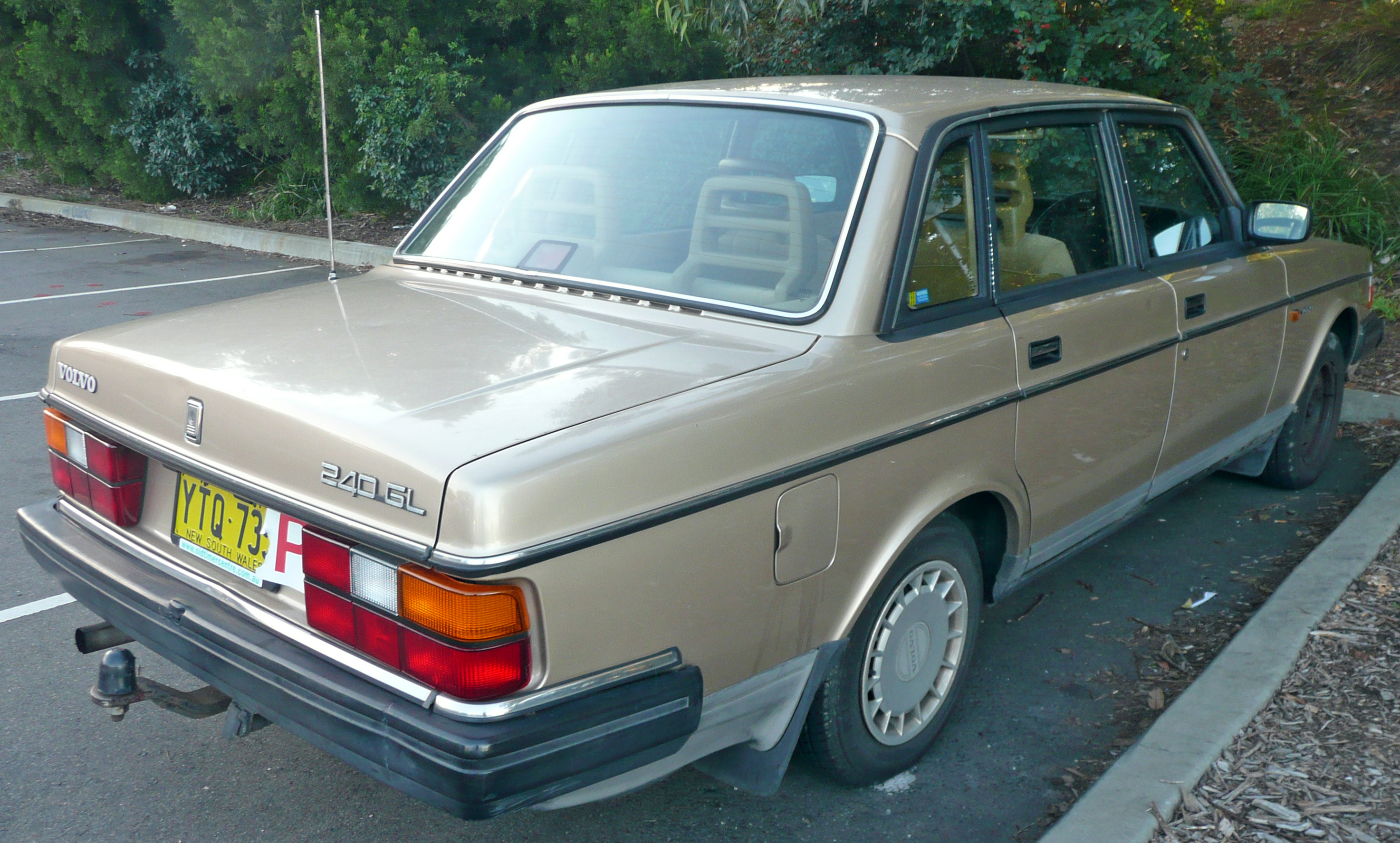 Volvo 240 1988 #9